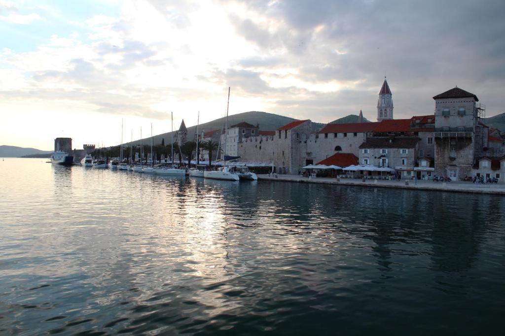 Apartments Villa Filip Trogir Zimmer foto